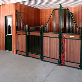 Diseño estable de los frentes de la parada del metal del caballo de acero galvanizado y portátil con la puerta