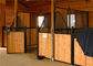 El caballo de acero modificado para requisitos particulares de la seguridad interior de bambú temporal del tablero atasca los establos del caballo hechos en fábrica