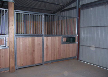 Divisiones estables del caballo autónomo para los graneros de caballo prefabricados con el alimentador del eslabón giratorio