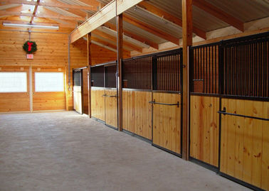 Cajas de caballo galvanizadas sumergidas calientes estándar, los paneles del establo del caballo