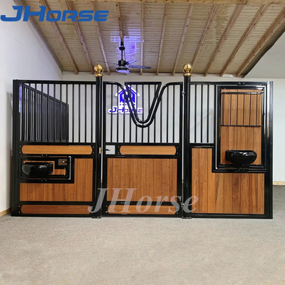 Paradas europeas del caballo de un estilo de lujo más alto de la puerta de oscilación con Yoke Stable Front