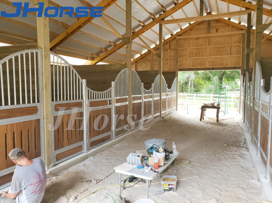 Relleno de madera de bambú de Shelfter del tejado de los establos europeos interiores del caballo