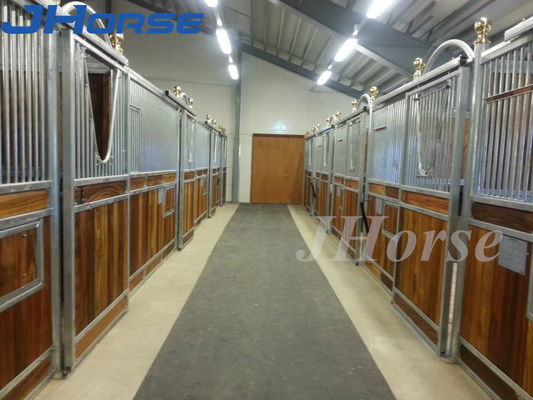 Parada estable del caballo de bambú a prueba de mal tiempo modificada para requisitos particulares con deslizar el tipo puerta