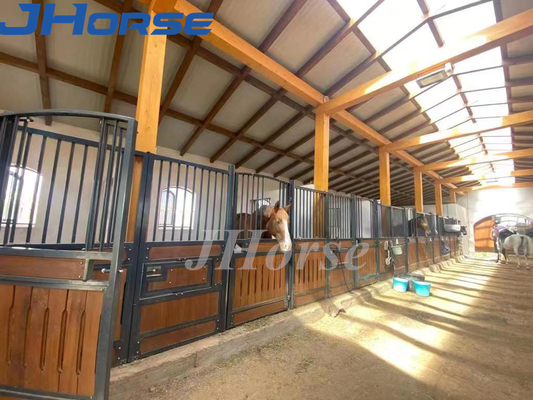 El caballo galvanizado interior con bisagras de la puerta atasca la parada de la caja de caballo de 14 pies