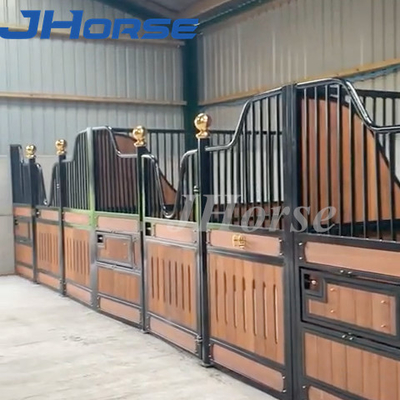 Los paneles estables de la parada del caballo prefabricado de alta densidad interno de lujo
