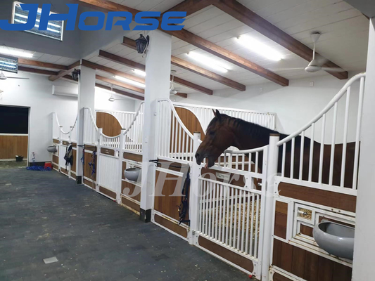 El alto establo resistente del caballo Q195 afronta la parada europea del caballo con los tubos de acero