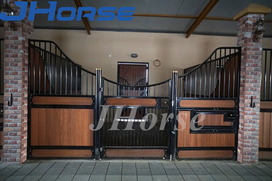 Estándar prefabricado recto de los graneros de caballo del metal de la inmersión caliente de la carga el 10ft JH