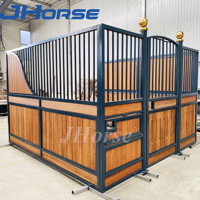 Caja estable portátil para caballos y equinos Puerta corredera o oscilante estándar personalizable para la seguridad
