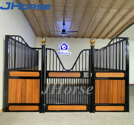 Interior 2.25m Prefabricado cabalgaras de acero Construir diseño portátil galvanizado temporal
