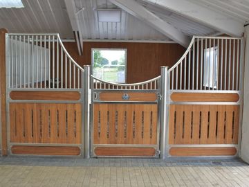 Las paradas europeas profesionales del caballo modificaron el material para requisitos particulares de bambú de madera