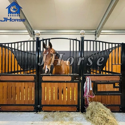 Estables modulares de caballos con relleno de bambú / pino Estales de caballos europeos