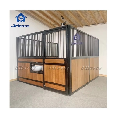 Puertas giratorias de acero y frentes de caballo de bambú soldados