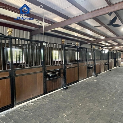 Caballo de acero versátil Requisito de montaje estable para una vivienda equina flexible y funcional