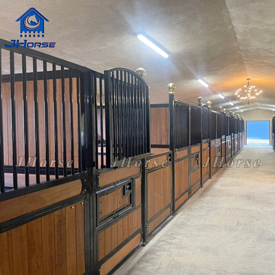 Prefabricado portátil Granero de caballos seguro Caballo estable Caballo de metal delantero de caballo cajas con madera de bambú