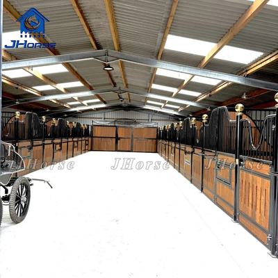 Equipo de caja estable para caballos de trabajo pesado con cubierta de polvo Caballo ecuestre Con ventana de alimentación