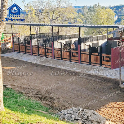 Fácil de instalar Producto ecuestre Equipo de granja prefabricado Establo de caballos Puerta principal grande