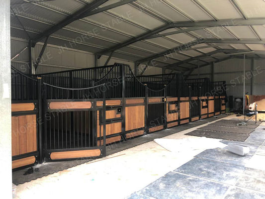 Pulverice el granero de caballo de lujo del alimentador resistente revestido del eslabón giratorio